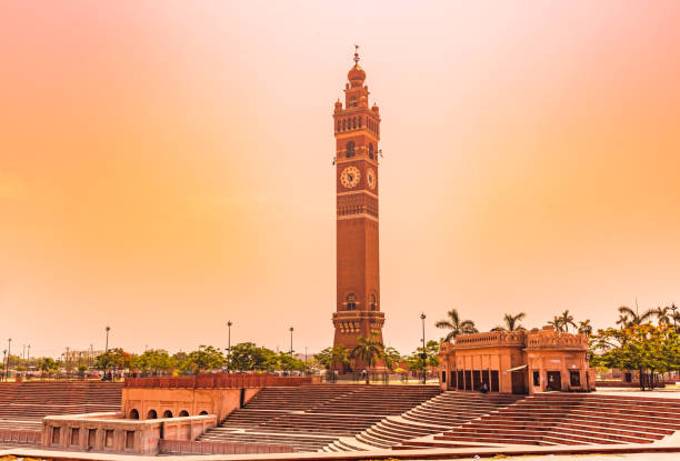 torre del reloj de lucknow, uttar pradesh - lucknow fotografías e imágenes de stock