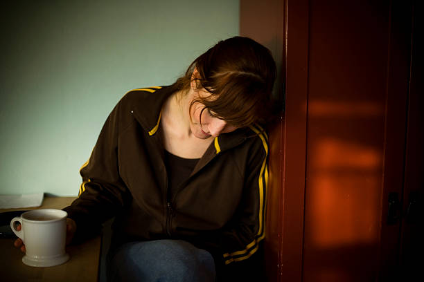 ソリテュードの女性 - 困った ストックフォトと画像