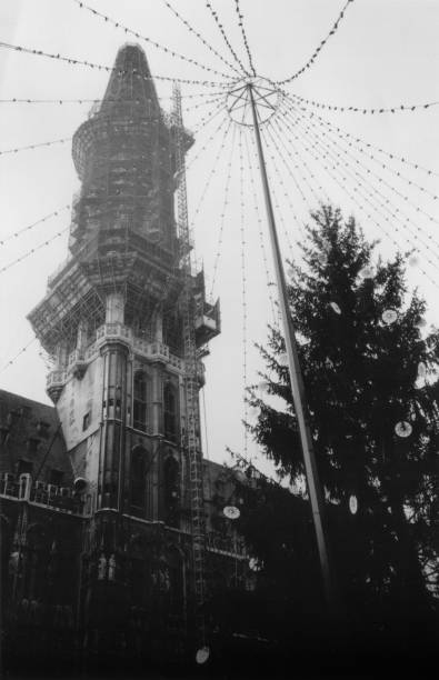 istock Brussels Grand Place Xmas 1995 1215933034