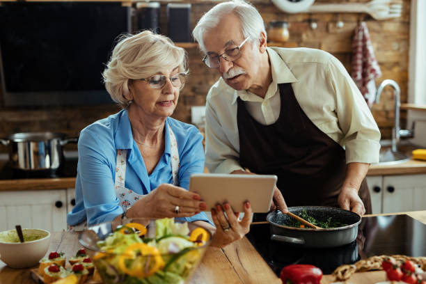 istock Let's see what it says in the recipe! 1215985878