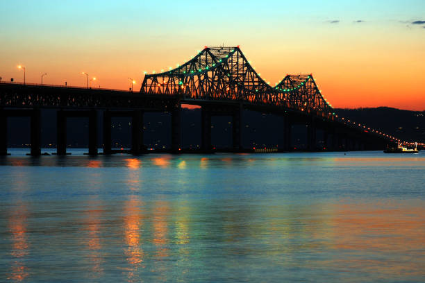istock The Old Tappen Zee Bridge glows in its final year 1216010440