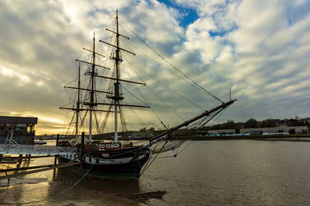 dunbrody famine ship in new ross, irland - republic of ireland fotos stock-fotos und bilder