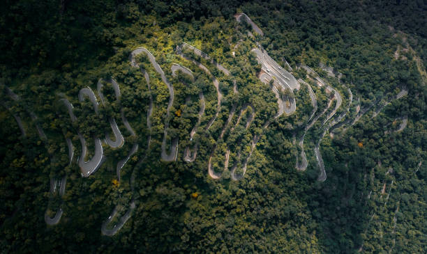 kolli hills kollimalai 70 curvas de grampo situado no centro de tamil nadu, índia - tamil - fotografias e filmes do acervo