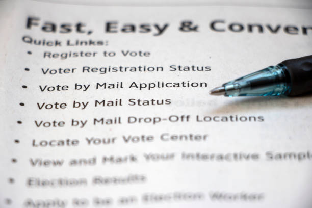 lista de pasos de vote by mail con bolígrafo - pen ballpoint pen isolated registration fotografías e imágenes de stock