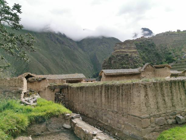 istock Ollantaytambo ruins 1216044878