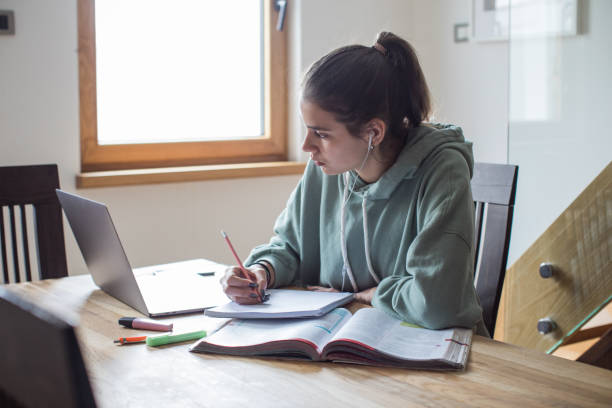 student learning during isolation period - self improvement audio imagens e fotografias de stock