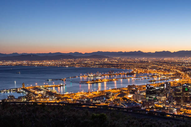 istock South Africa's Table Bay at Dawn 1216067181