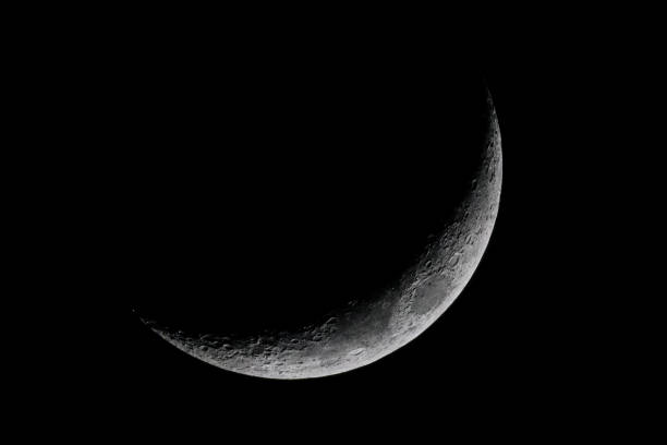 istock Quarter Moon in Italy 1216096191