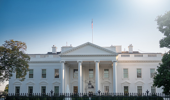 Northern facade of the white house featuring its classical portico with columns (Washington DC).