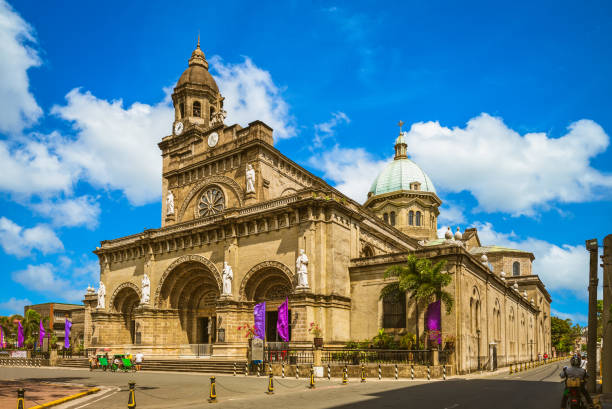 манилский собор - manila cathedral стоковые фото и изображения