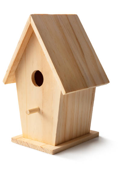 ogrodnictwo: drewniany birdhouse izolowane na białym tle - birdhouse birds nest box isolated zdjęcia i obrazy z banku zdjęć