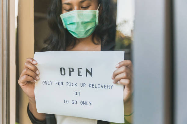 istock Restaurant pick up delivery services during Coronavirus 1216215839
