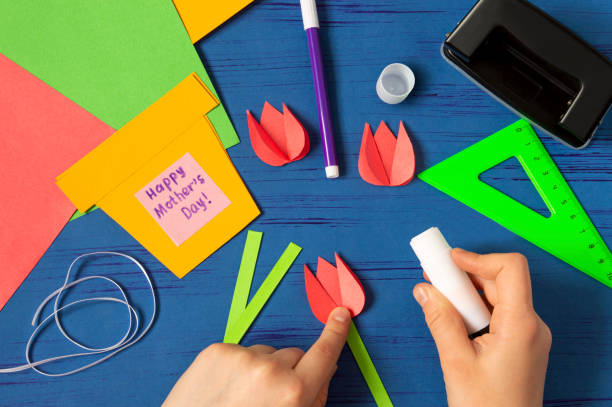istock Child makes card for Mother's Day. Step 9 1216217816