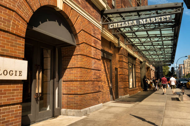 chelsea market na manhattanie w nowym jorku - chelsea new york zdjęcia i obrazy z banku zdjęć