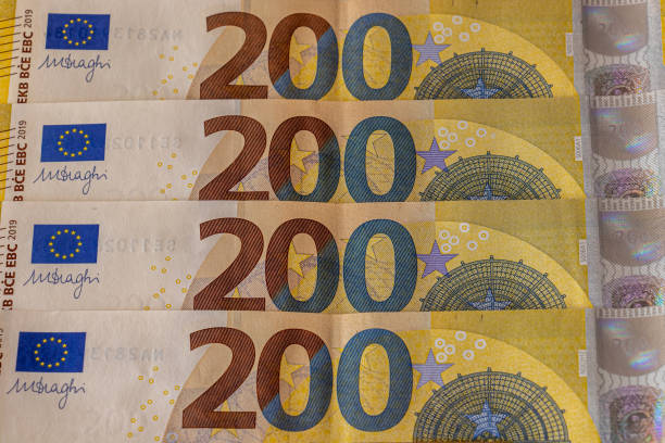 istock A few 200 euro bills 1216318675