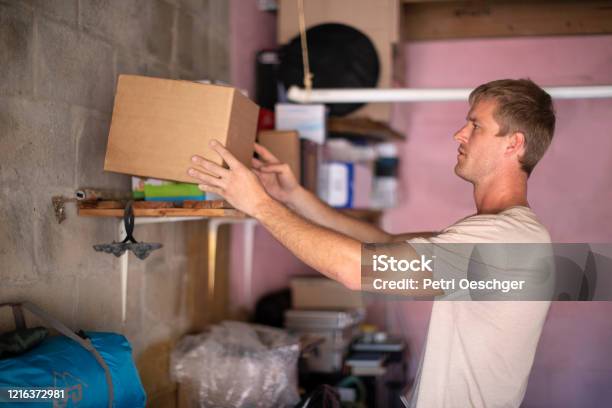 Organisation Der Garage Stockfoto und mehr Bilder von Garage - Garage, Organisieren, Entrümpeln
