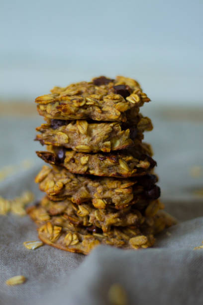 Healthy cookies made of oats, bananas and chocolate chips.