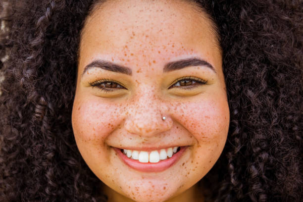 shot of young brazilian woman - face close up imagens e fotografias de stock