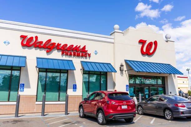 Walgreens pharmacy storefront Mar 11, 2020 Santa Clara / CA / USA - Walgreens pharmacy local branch; Walgreens (part of  Walgreens Boots Alliance Inc. holding) operates the second-largest pharmacy store chain in the USA walgreens stock pictures, royalty-free photos & images