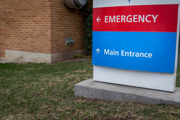 istock Hospital Emergency Room Sign 1216472385