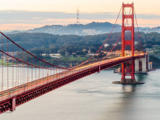 alba del golden gate bridge - golden gate bridge bridge san francisco county summer foto e immagini stock