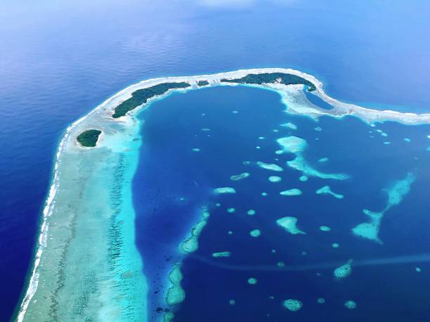 de vackra atollerna i stilla havet - marshallöarna bildbanksfoton och bilder