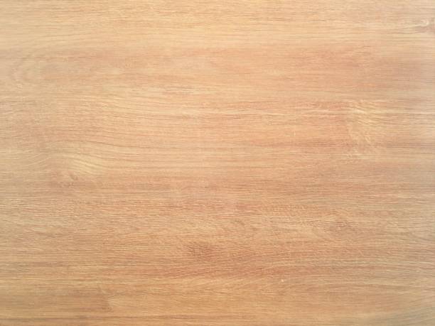 texture de bois brun, fond abstrait en bois clair - varnishing hardwood decking photos et images de collection