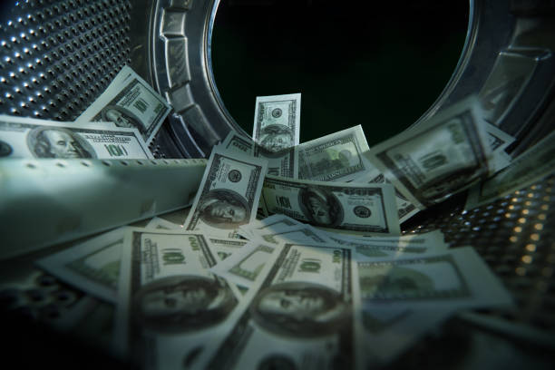 기계, 돈 세탁, 금융 사기 개념의 지폐 세탁 - money laundering 뉴스 사진 이미지