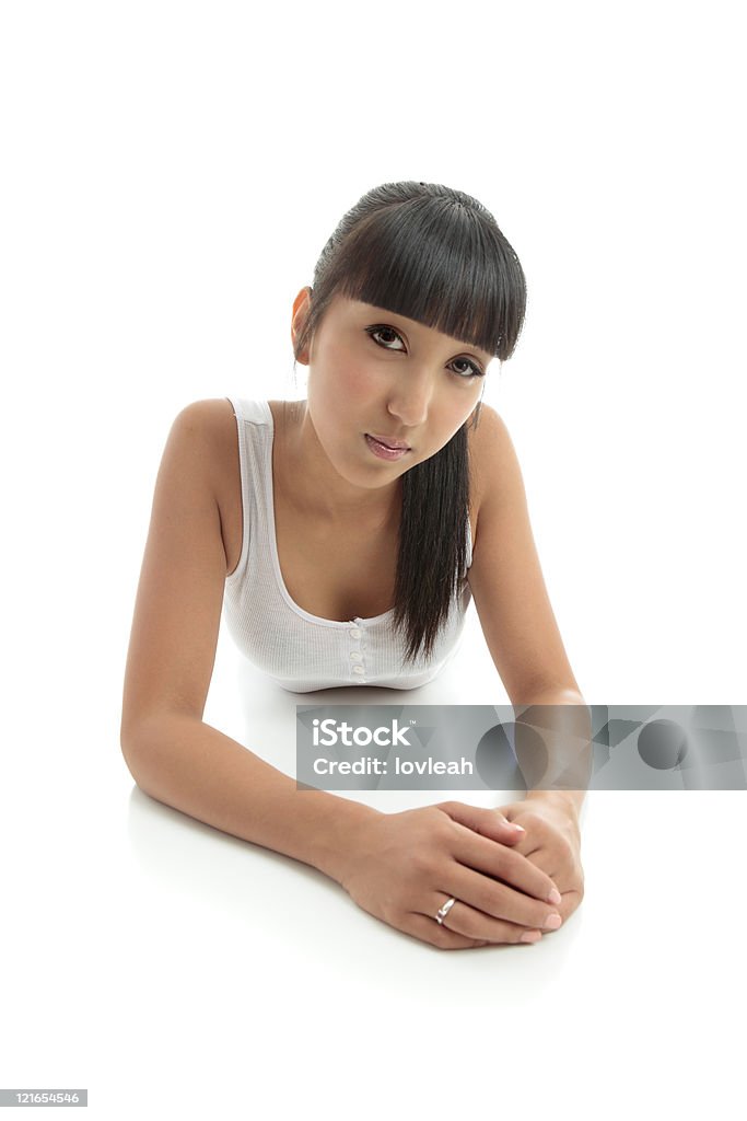 Hermosa mujer relaja en el suelo - Foto de stock de Acostado libre de derechos