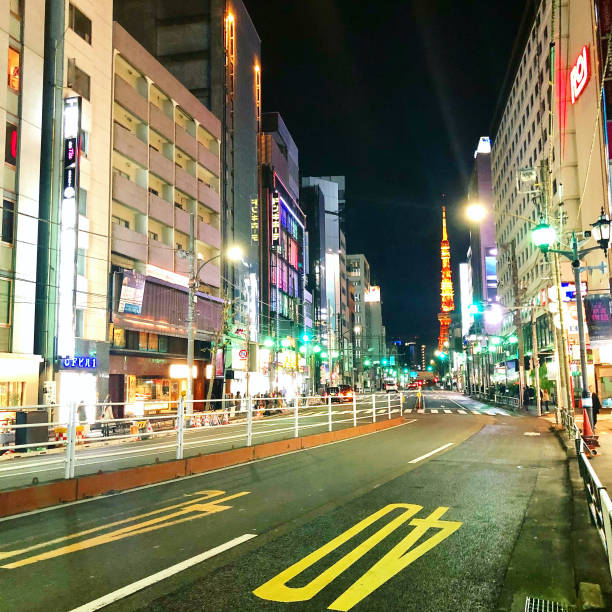 tokyo by night - roppongi imagens e fotografias de stock
