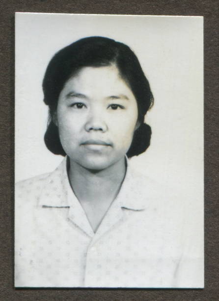 1980s Chinese women portrait monochrome old photo 1980s Chinese women portrait monochrome old photo nostalgia 80s stock pictures, royalty-free photos & images