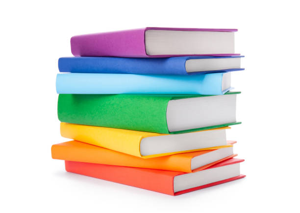 白い背景に隔離されたカラフルな本のスタック。異なる本のコレクション。読書のためのハードバック本。学校と教育学習の概念に戻る - stack of papers 写真 ストックフォトと画像