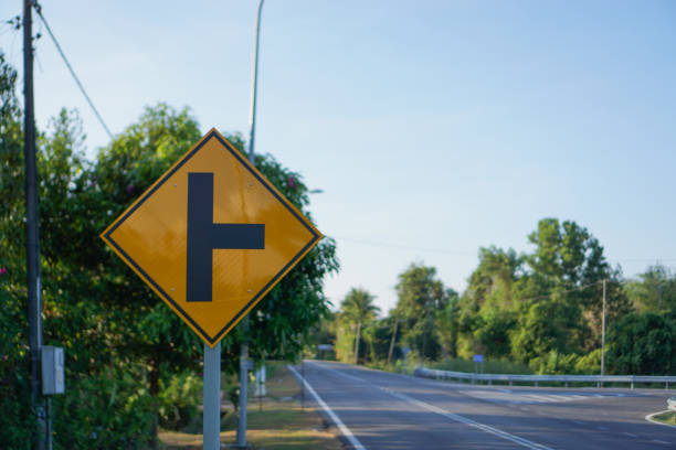 Street sign board shows conjunction right side