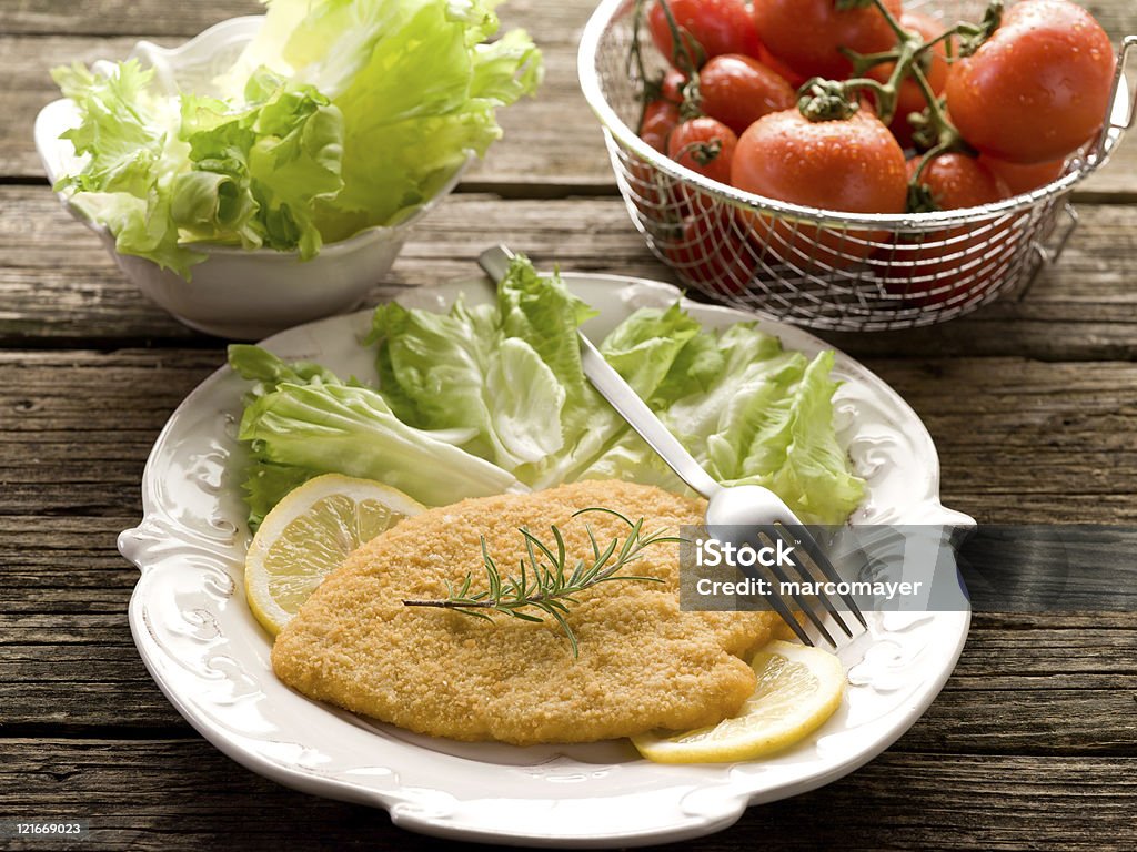 Costeleta à Milanesa com Salada de Placa - Royalty-free Alecrim Foto de stock