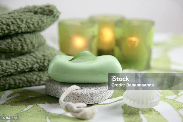 Olive Spaset Stockfoto und mehr Bilder von Alternative Behandlungsmethode - Alternative Behandlungsmethode, Aromatherapie, Badezimmer