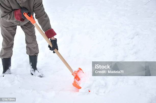 Ataque De Invierno Foto de stock y más banco de imágenes de Adulto - Adulto, Aire libre, Color - Tipo de imagen