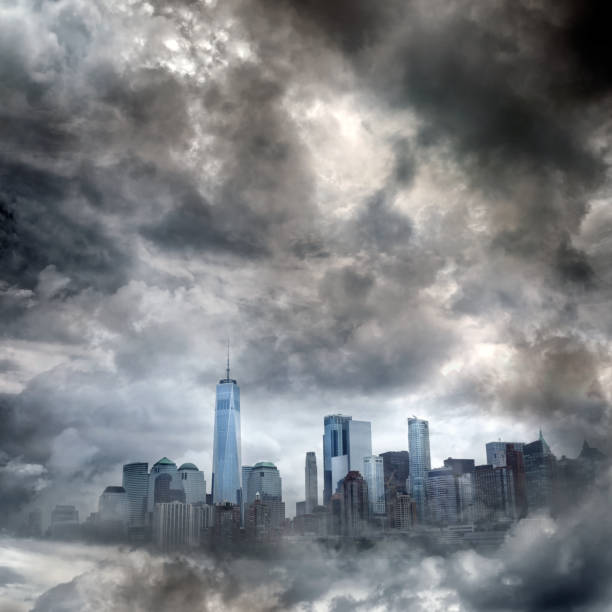 개념적 나쁜 상태 으스스한 뉴욕 시 보기 - dramatic sky manhattan moody sky new york city 뉴스 사진 이미지