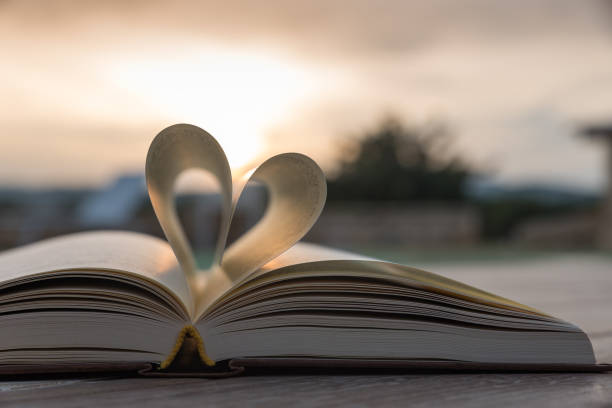 istock Love readings of the evening 1216773904