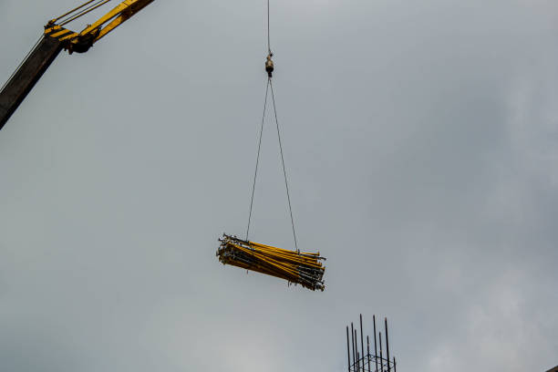 Mobile crane is the heavy machine used to lifting heavy material at construction site