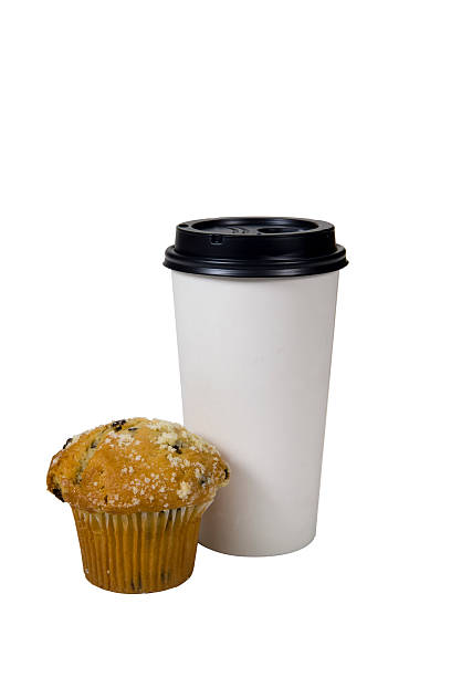 muffin e caffè per andare - coffee muffin take out food disposable cup foto e immagini stock