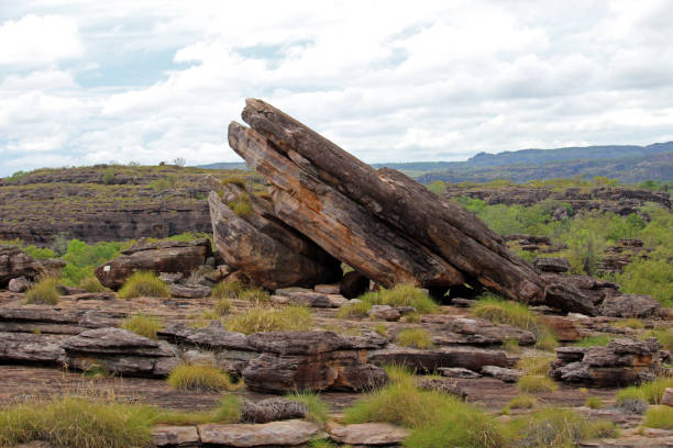 formation rocheuse ubirr - kakadu photos et images de collection