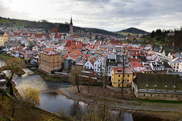 체코의 아름답고 다채로운 체스키 크룸로프 마을 - czech republic cesky krumlov village tourist 뉴스 사진 이미지