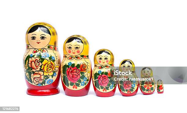 ロシアバブーシュカネスト人形 - マトリョーシカのストックフォトや画像を多数ご用意 - マトリョーシカ, カットアウト, 白背景