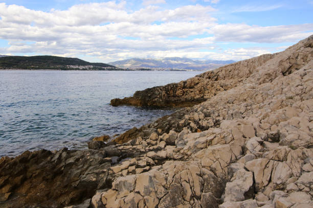 krajobrazy nad morzem w chorwacji - sea light water surface water form zdjęcia i obrazy z banku zdjęć