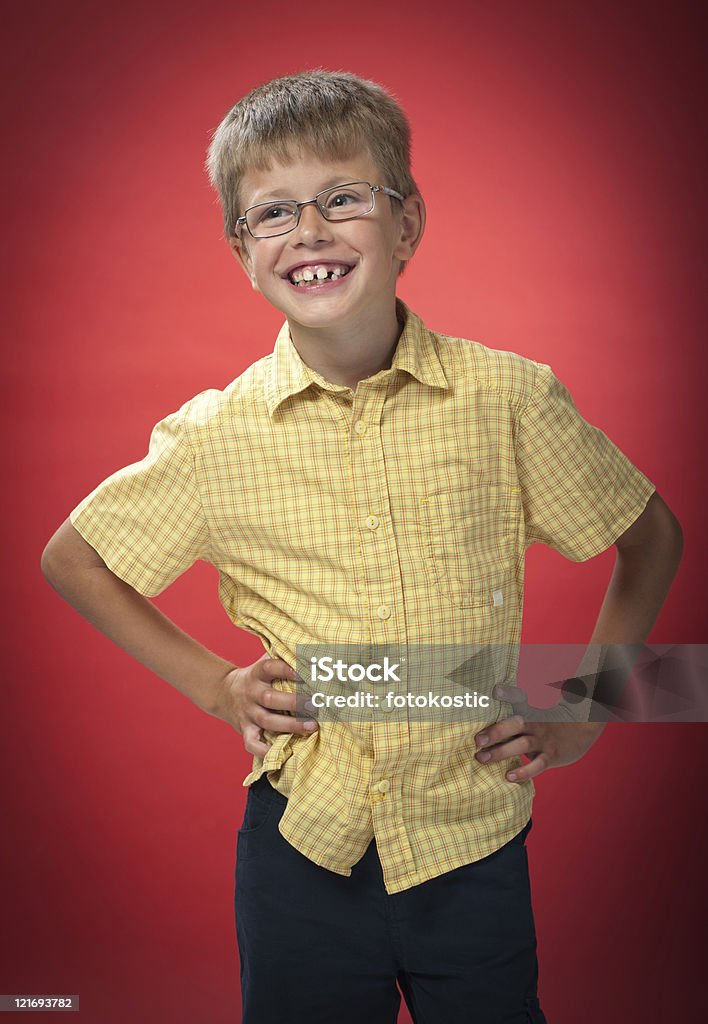 Lächelnde Jungen - Lizenzfrei Dicke Brillenfassung Stock-Foto