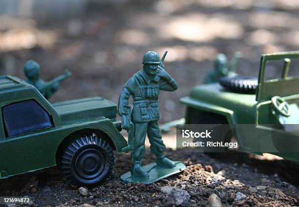 Soldado De Chumbo Barricada - Fotografias de stock e mais imagens de Brinquedo - Brinquedo, Carro 4x4, Exército