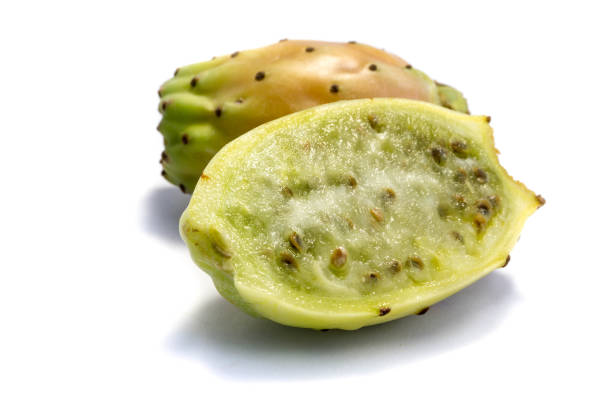 白い背景に隔離されたプリック梨 - prickly pear fruit cactus prickly pear cactus yellow ストックフォトと画像