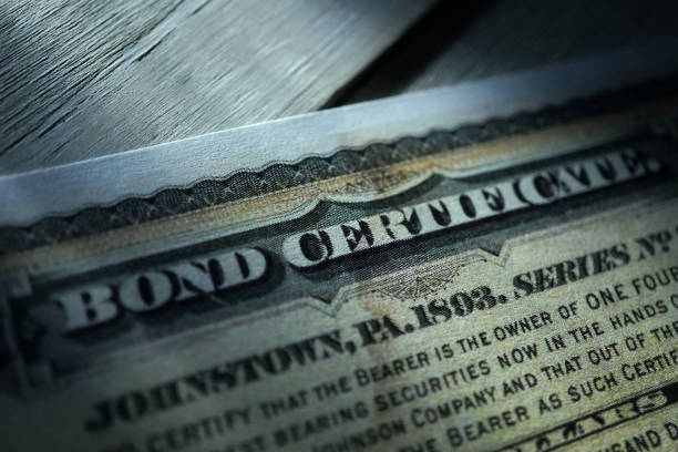 certificado de fianza - stock certificate investment savings certificate fotografías e imágenes de stock
