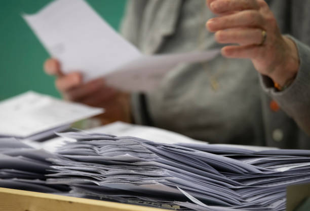 istock counting ballot papers 1217030173
