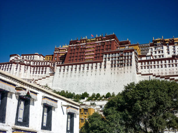 views of the potala palace, former residence of the dalai lama. lhasa, tibet, china - tibet potala palace lhasa himalayas imagens e fotografias de stock